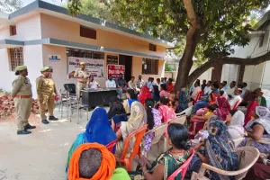 शोहरतगढ़ में चलाया गया मिशन शक्ति एवं एंटी रोमियो अभियान