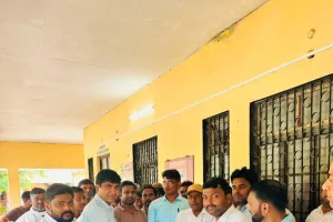 लेखपालों ने  एंटी करप्शन कार्रवाई का विरोध किया: सिद्धार्थनगर जिले के पांचों तहसीलों में  धरना / प्रदर्शन कर ज्ञापन सौंपा*