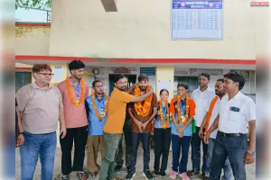 विश्व ताइक्वांडो चैंपियनशिप के पदक विजेता खिलाड़ियों का  शोहरतगढ़ रेलवे स्टेशन पर हुआ भव्य स्वागत