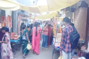रक्षाबंधन आज:खरीदारों से गुलजार रहे बाजार दिन भर रहा भीड़