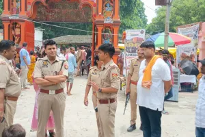 ए एस पी शुभम अग्रवाल  भदोही द्वारा श्रावण मास के प्रथम सोमवार के अवसर पर जनपद में स्थित विभिन्न धार्मिक स्थलों (प्रसिद्ध शिव मंदिरों) का निरीक्षण कर सुरक्षा एवं कानून-व्यवस्था का लिया गया जायजा ।