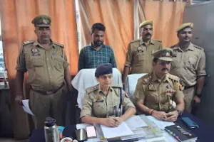 महिलाओं को बनाता था मोहरा, टेम्पो में कराता था चेन चोरी; गैंग का सरगना गिरफ्तार