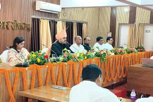 स्वतंत्रता दिवस पर कलेक्ट्रेट सभागार में शहीदों और स्वतंत्रता सेनानियों को किया गया नमन