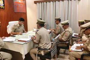 अपर पुलिस अधीक्षक  अध्यक्षता में थाना सुरियावां परिसर व थाना दुर्गागंज व  का संयुक्त रूप से किया गया समीक्षा गोष्ठी
