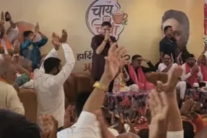 खुशहालगंज मंडल के कार्यकर्ताओं संग विधायक डॉ. राजेश्वर सिंह ने की ‘चाय पर चर्चा’