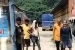 एफसीआई गोदाम के पास निकला विशाल , मची अफरा-तफरी
