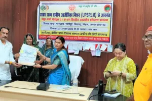 महिला आयोग की सदस्य ने पीड़ित महिलाओं की सुनी समस्याएं, मेडिकल कालेज में प्रशिक्षु विद्यार्थियों से किया संवाद