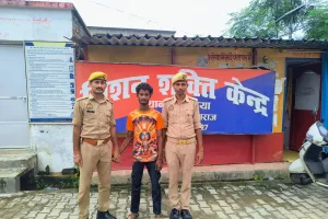 हण्डिया पुलिस  द्वारा 01 वांछित अभियुक्त गिरफ्तार।