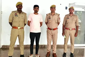 दुष्कर्म के अभियोग से सम्बन्धित 01 वांछित अभियुक्त  फुलपुर पुलिस  द्वारा गिरफ्तार।