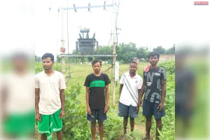 केंद्रीय कमेटी सदस्या उपासना मरांडी के प्रयास से फुलझिझरी पंचायत भवन के पास लगा नया ट्रांसफार्मर 