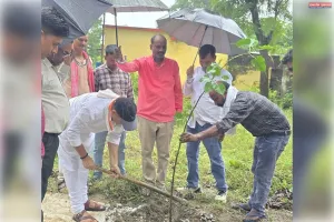 सेवा संकल्प अभियान के तहत विधायक सुरेश पासी ने किया पौधारोपण