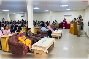 लुधियाना ट्रैफिक पुलिस ने खालसा इंस्टीट्यूट ऑफ मैनेजमेंट एंड टेक्नोलॉजी में ट्रैफिक जागरूकता सेमिनार आयोजित किया