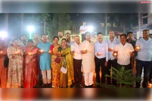 प्रधानमंत्री मोदी के 76वें जन्मदिन पर सांसद सहित भाजपा कार्यकर्ताओं ने किया दीप प्रज्वलन