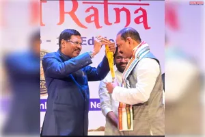 सांंसद प्रवीण पटेल लगातार दूसरी बार ससद रात्न से नवाजे गए। फूलपुर संसदीय क्षेत्र गौरवनित गौरबानित।