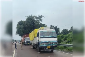 हाईवे किनारे खड़े 194 वाहनों पर बड़ी कार्यवाही 