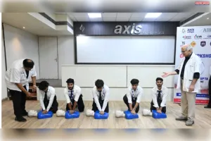 एक्सिस कालेज में विद्यार्थियों के लिए सीपीआर प्रशिक्षण सत्र का आयोजन 