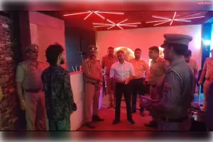 थाना बर्रा क्षेत्र के रेस्टोरेंट में चलता मिला हुक्काबार 
