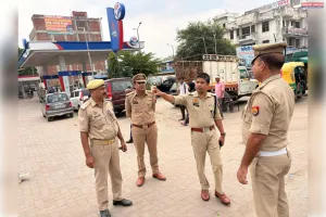 चौराहों से 100 मीटर दूर होंगे ई-रिक्शा और ऑटो, अवैध पार्किंग पर चलेगा अभियान