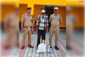 20 लीटर कच्ची शराब के साथ युवक गिरफ्तार