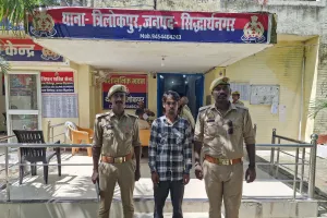 पुलिस ने वारंटी को गिरफ्तार कर न्यायालय भेजा