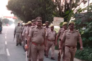 बिस्कोहर में गणेश उत्सव पर पुलिस का पैदल मार्च