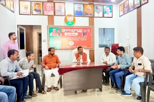 आंधी-बारिश से प्रभावित बिजली व्यवस्था को लेकर डॉ. सतीश द्विवेदी ने अधिकारियों के साथ की बैठक