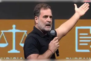 इस सिस्टम को छात्र नहीं, अंधभक्त चाहिए, क्योंकि छात्र सवाल पूछता है- इंदौर में बोले राहुल गांधी