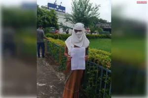दहेज के लिए पांच लाख रुपये मांगने का आरोप, विवाहिता ने एसपी से लगाई कार्रवाई की गुहार