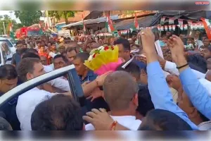 महराजगंज में राहुल गांधी का भव्य स्वागत, सुरक्षा रही चाक-चौबंद