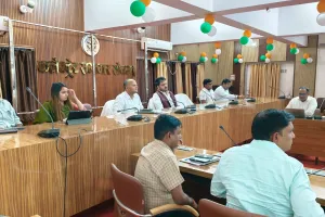 जनगणना-2027 की तैयारियों को लेकर जिलाधिकारी ने की महत्वपूर्ण बैठक