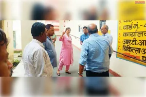 अपर निदेशक पहुंचीं तो खुली सीएचसी की सफाई व्यवस्था की पोल
