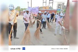 स्वच्छता अभियान में विधायक ने थामा झाड़ू, जनप्रतिनिधियों ने किया श्रमदान