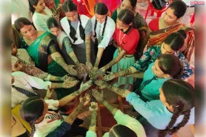 बच्चों ने हास्य-व्यंग्य नाटक के माध्यम से समाज को दिखाया आईना