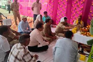 पुलिस अधीक्षक सोनभद्र ने किया भगवान विश्वकर्मा की विधि-विधानपूर्वक पूजा-अर्चना