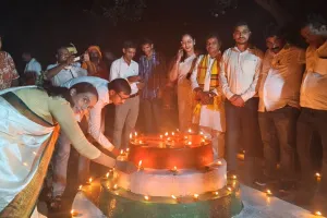 आशीर्वाद के दीयों से रोशन हुआ जनपद सोनभद्र, 5100 दीपों से जगमगाया डायट परिसर रॉबर्ट्सगंज