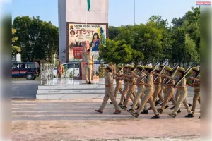 एसपी ने शुक्रवार परेड का निरीक्षण कर पुलिस संसाधनों की परखी कार्यक्षमता