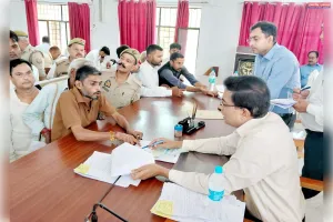 संपूर्ण दिवस पर अनुपस्थित अधिकारियों का वेतन रोकने का कमिश्नर ने दिया निर्देश