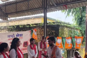 सेवा संकल्प अभियान के तहत मधुपुर, ककराही, करमा में नुक्कड़ नाटक से दिखाया गया प्रधानमंत्री  नरेंद्र मोदी का 25 वर्षों का सेवा  सफर