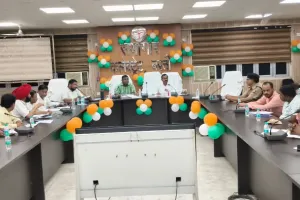 जिलाधिकारी ज्ञान चन्द्र गुप्ता मुख्य राजस्व अधिकारी कीर्ति प्रकाश भारती की अध्यक्षता में 2 अक्टूॅबर गॉधी जयन्ती की तैयारी बैठक