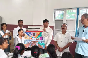 सपनों के भारत की तस्वीर बच्चों के शब्दों और रंगों में उभरी  -भाषण में प्रिया-संजना, पोस्टर में नेहा और ड्राइंग-पेंटिंग में सौम्या ने मारी बाजी