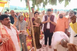 करमा महोत्सव में गूंजा जनजातीय संस्कृति और परंपरा का संदेश