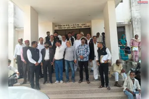 अधिवक्ता सुरक्षा अधिनियम की मांग को लेकर वकीलों का प्रदर्शन