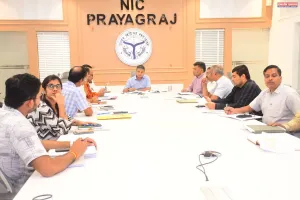 जिलाधिकारी ने कार्यदायी संस्थाओं को गुणवत्ता के साथ कार्य करते हुए स्वच्छ जल पहुंचाये जाने के दिए निर्देश