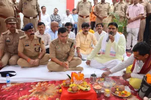 जन सहयोग से मरम्मत एवं जीर्णोद्धार कराए गए पुलिस चौकी कस्बा चोपन के भवन का लोकार्पण