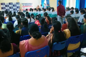 डी.ए.वी. और सेठ एम.आर. जयपुरिया स्कूल में गांधी जयंती अभियान व विधिक साक्षरता शिविर आयोजित, सचिव ने बच्चों को दी स्वच्छता व पॉक्सो एक्ट की जानकारी