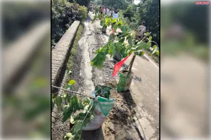 अप्सरा नदी का जर्जर पुल फटा प्रशासन ने बंद किया रास्ता 
