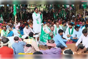 जेएमएम के तत्वावधान में नारायणपुर में धरना-प्रदर्शन का आयोजन