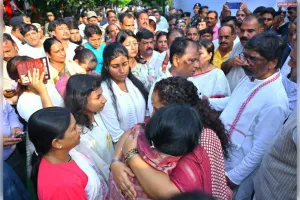 स्व. सुदिव्य कुमार सोनू को मुख्यमंत्री हेमंत सोरेन ने दी भावभीनी श्रद्धांजलि