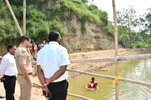 गणेश विसर्जन की तैयारियों को लेकर डीएम और एसएसपी ने किया विसर्जन घाटों का निरीक्षण