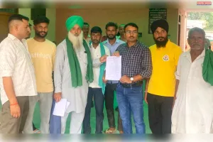 उज्ज्वला कनेक्शन का सामान न देने और जलभराव की जांच की मांग